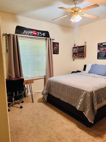 2559 E Fallbrook Avenue, Fresno, CA 93720
