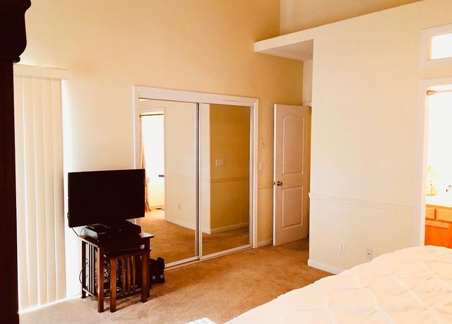 2559 E Fallbrook Avenue, Fresno, CA 93720