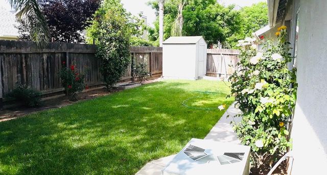 2559 E Fallbrook Avenue, Fresno, CA 93720