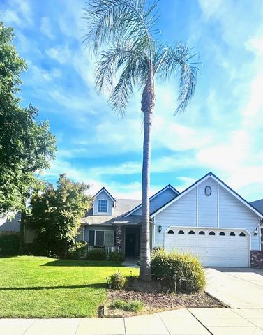 2559 E Fallbrook Avenue, Fresno, CA 93720