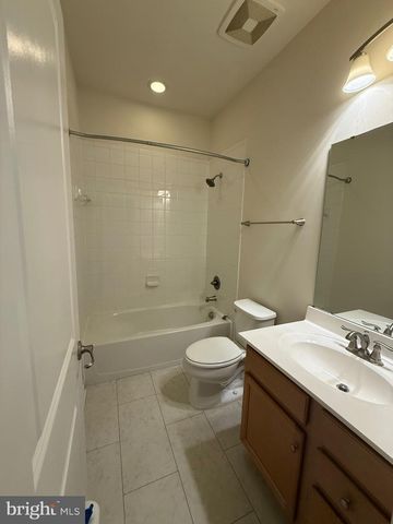 123 STREAMVIEW DR, Fredericksburg, VA 22405