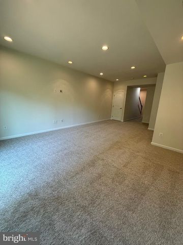 123 STREAMVIEW DR, Fredericksburg, VA 22405