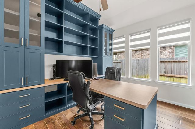 8022 Mckittrick Ridge Drive, Porter, TX 77365