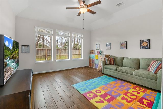 8022 Mckittrick Ridge Drive, Porter, TX 77365