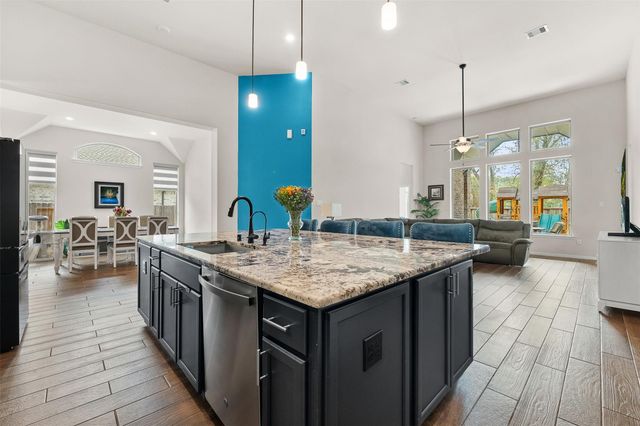 8022 Mckittrick Ridge Drive, Porter, TX 77365