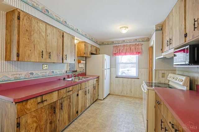 103 W Crest Drive, Reading, OH 45215