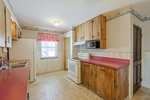 103 W Crest Drive, Reading, OH 45215