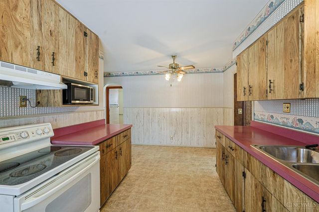 103 W Crest Drive, Reading, OH 45215