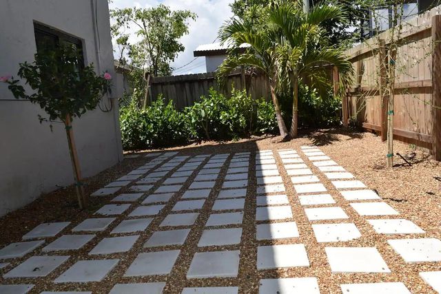 523 SE 20th Court 5, Boynton Beach, FL 33435