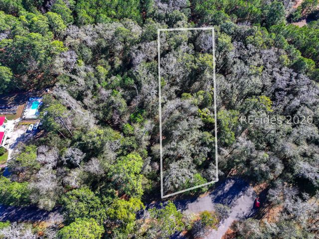 51 Bermuda Inlet Dr, St Helena Island, SC 29920