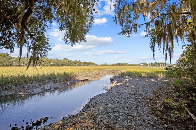 51 Bermuda Inlet Dr, St Helena Island, SC 29920