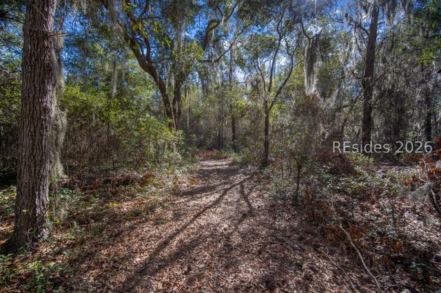 51 Bermuda Inlet Dr, St Helena Island, SC 29920