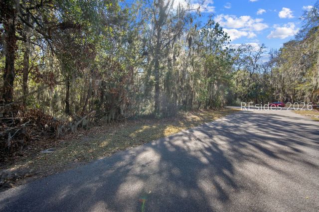 51 Bermuda Inlet Dr, St Helena Island, SC 29920