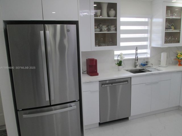 150 S Hollybrook Terrace 303, Pembroke Pines, FL 33025