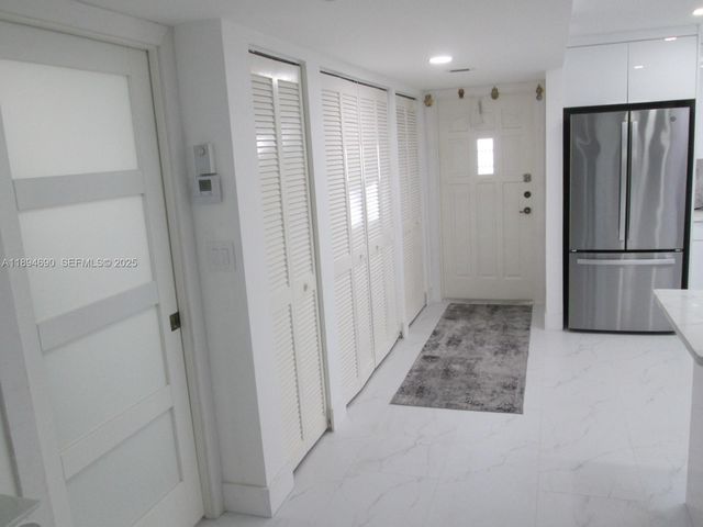 150 S Hollybrook Terrace 303, Pembroke Pines, FL 33025