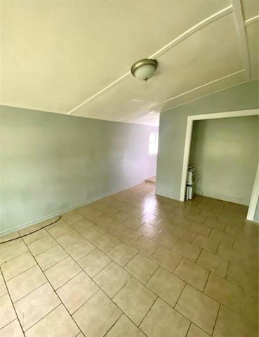 623 W 5th Street, Freeport, TX 77541