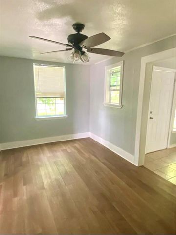 623 W 5th Street, Freeport, TX 77541