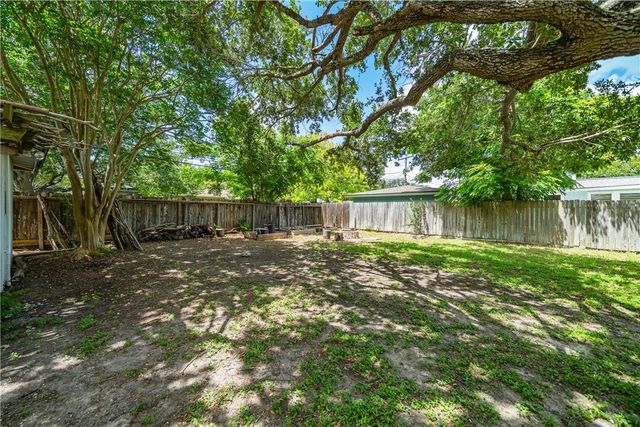 622 Bermuda Pl, Corpus Christi, TX 78411