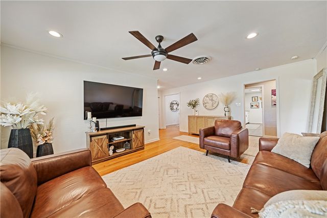 622 Bermuda Pl, Corpus Christi, TX 78411