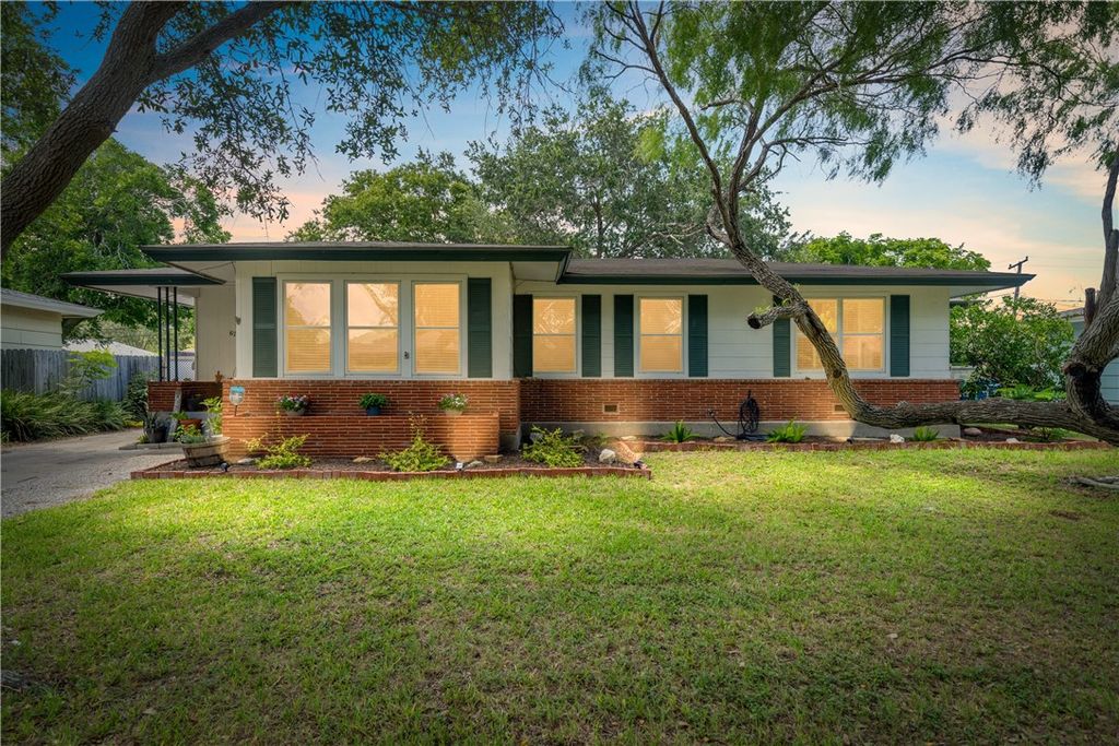 622 Bermuda Pl, Corpus Christi, TX 78411