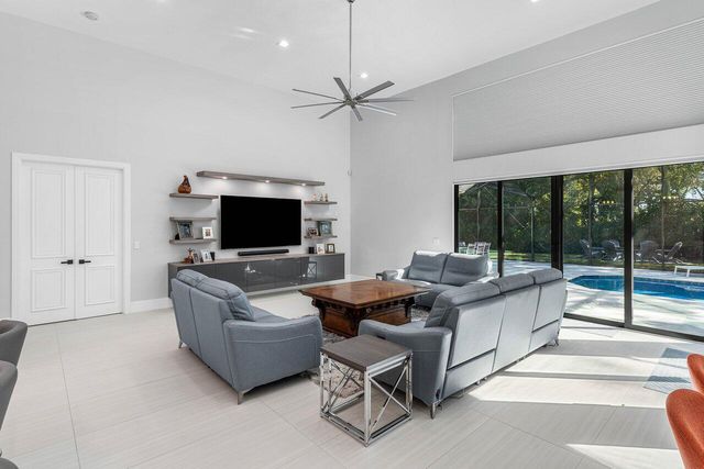 17607 Bocaire Place, Boca Raton, FL 33487