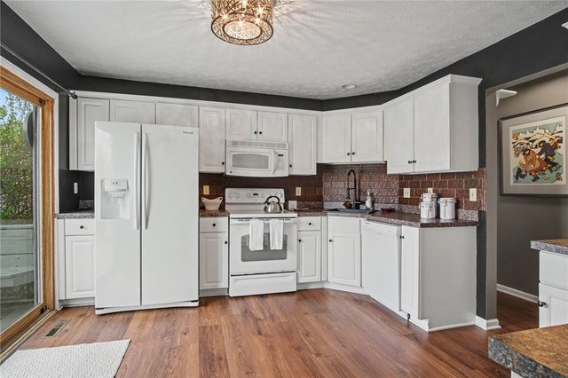 12 Foxtail Ln, Chili, NY 14514