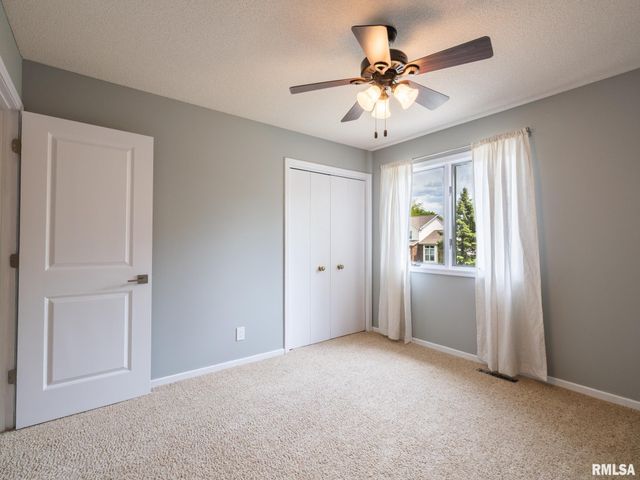 6607 N CAMELOT Road, Peoria, IL 61615