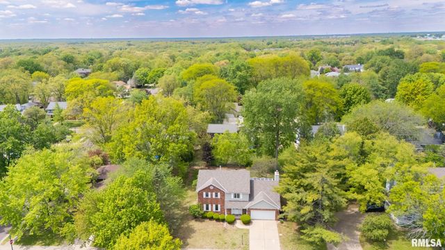 6607 N CAMELOT Road, Peoria, IL 61615