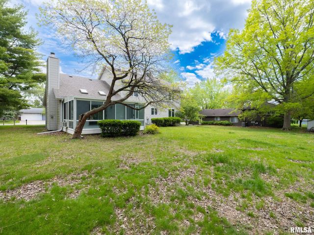 6607 N CAMELOT Road, Peoria, IL 61615