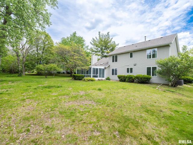 6607 N CAMELOT Road, Peoria, IL 61615