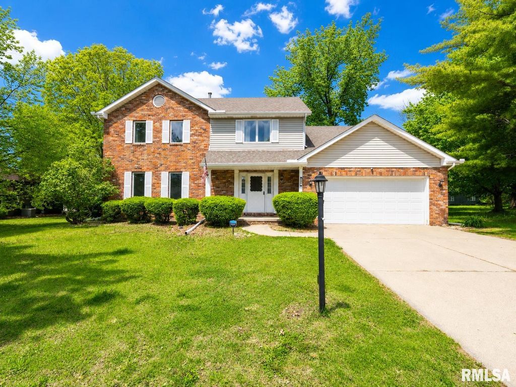 6607 N CAMELOT Road, Peoria, IL 61615