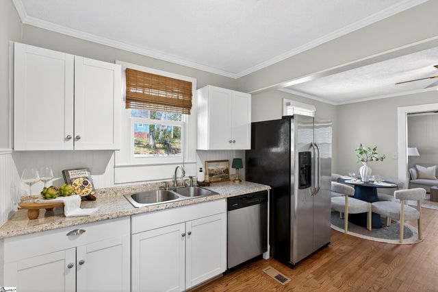 100 Woodville Avenue, Greenville, SC 29607