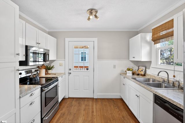 100 Woodville Avenue, Greenville, SC 29607