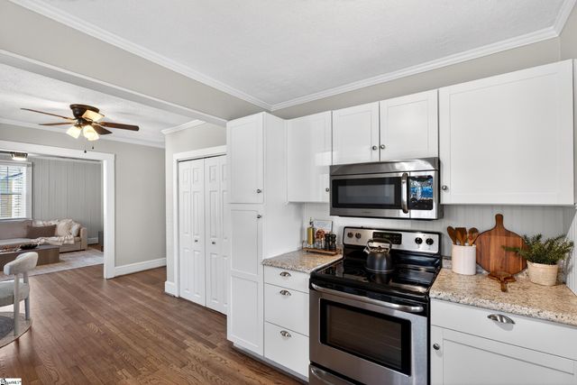 100 Woodville Avenue, Greenville, SC 29607