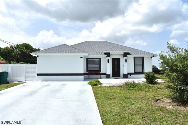 5225 23rd AVE SW, Naples, FL 34116