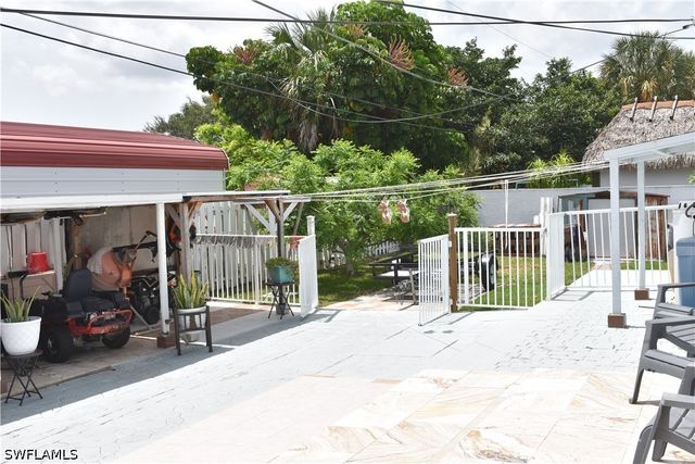 5225 23rd AVE SW, Naples, FL 34116