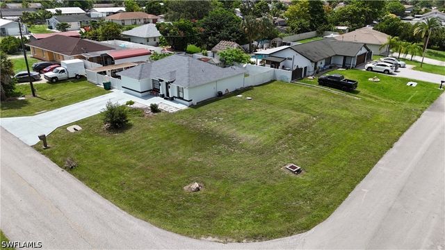 5225 23rd AVE SW, Naples, FL 34116