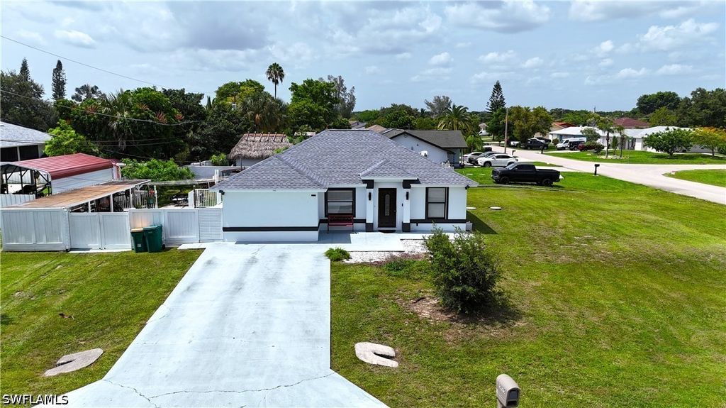 5225 23rd AVE SW, Naples, FL 34116