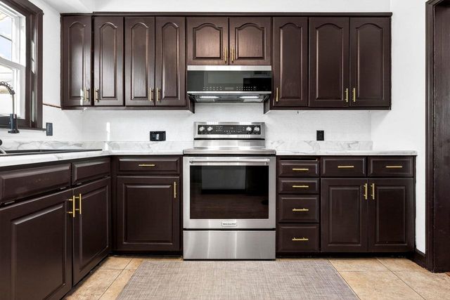 327 SARAH STREET, Kaukauna, WI 54130