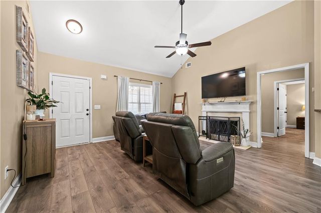 206 Jackson Farms Drive, Rockmart, GA 30153