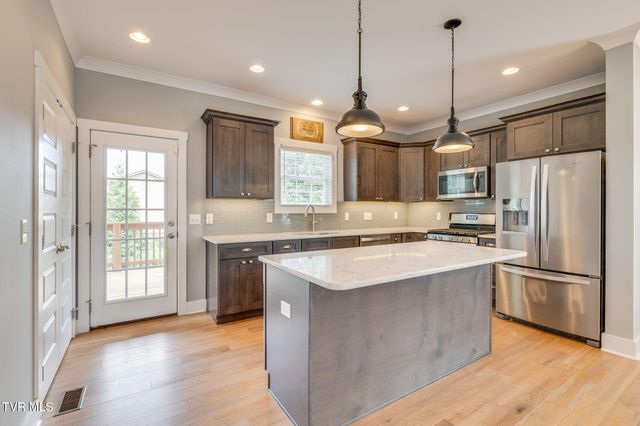 231 Riverwatch Circle, Kingsport, TN 37660