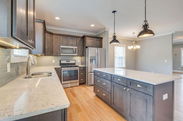 231 Riverwatch Circle, Kingsport, TN 37660