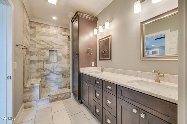 231 Riverwatch Circle, Kingsport, TN 37660