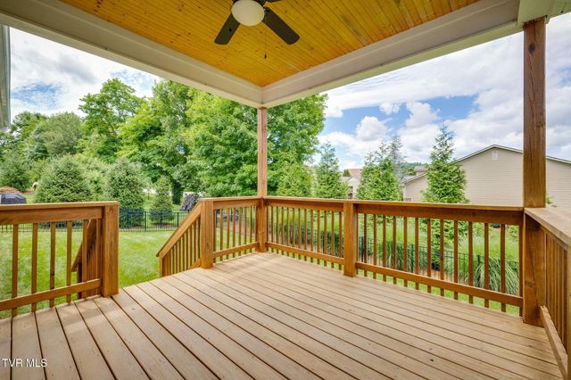 231 Riverwatch Circle, Kingsport, TN 37660