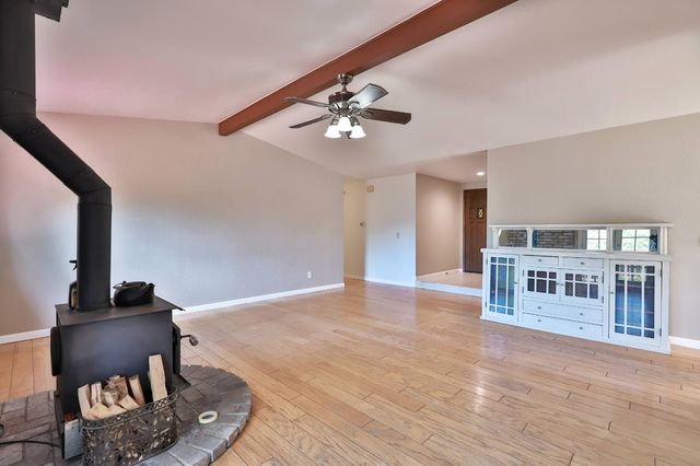 2320 Knollwood Dr, Cameron Park, CA 95682