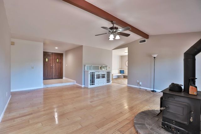 2320 Knollwood Dr, Cameron Park, CA 95682