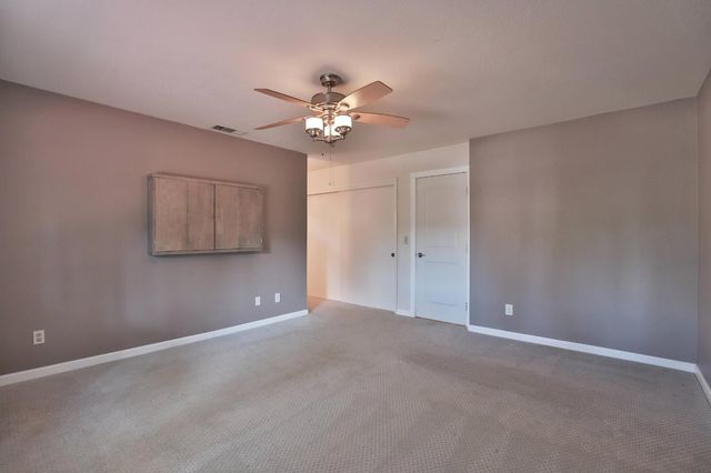 2320 Knollwood Dr, Cameron Park, CA 95682