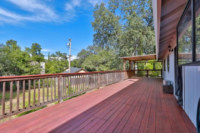 2320 Knollwood Dr, Cameron Park, CA 95682