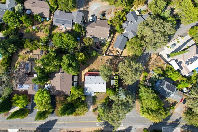 2320 Knollwood Dr, Cameron Park, CA 95682