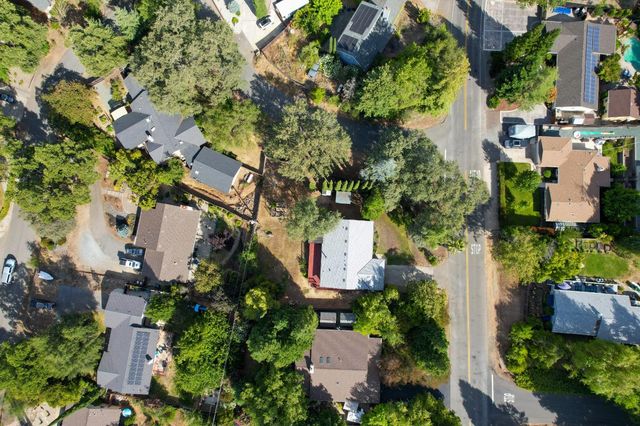 2320 Knollwood Dr, Cameron Park, CA 95682